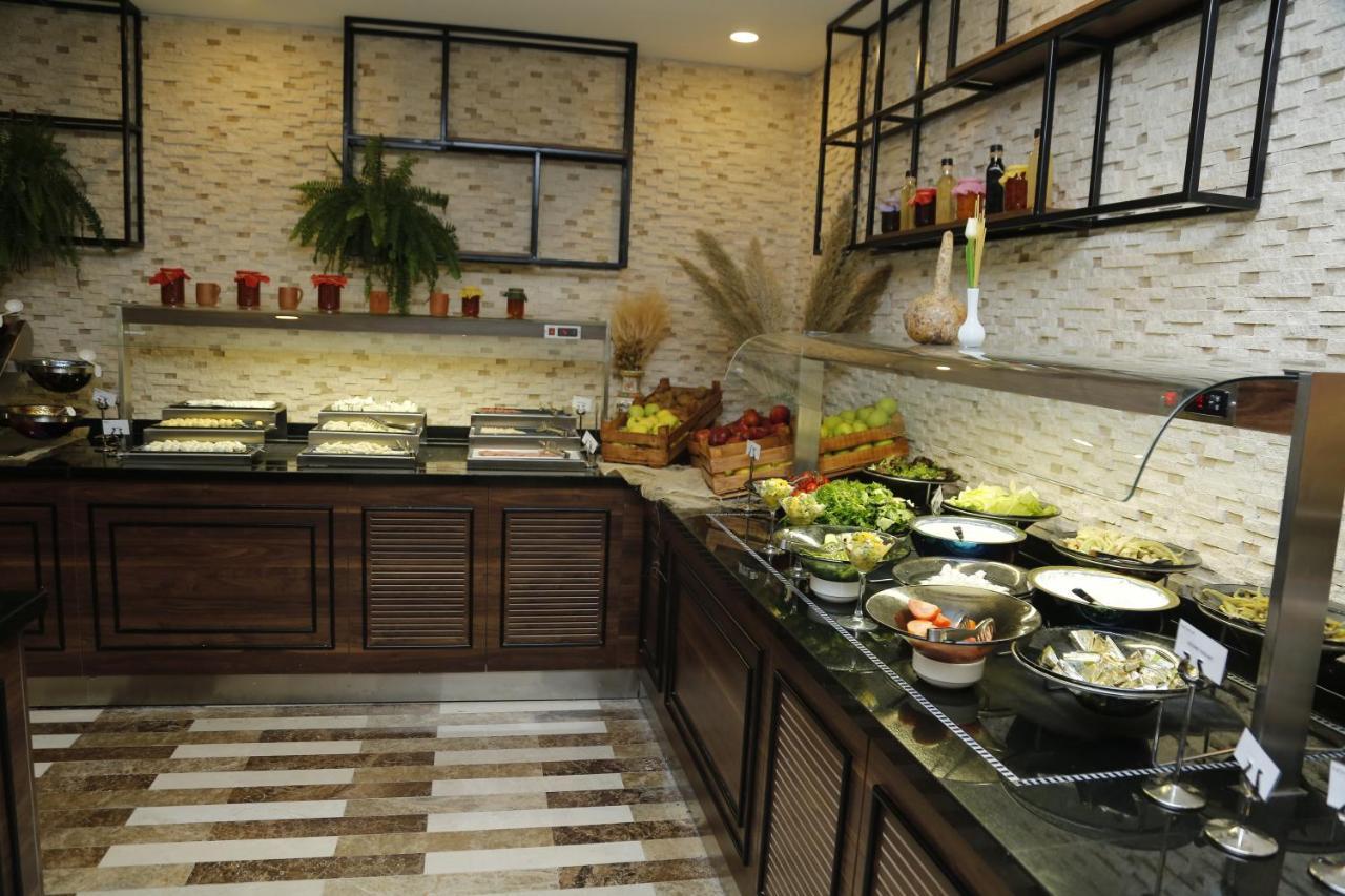 Noax Hotel เมร์ซีน ภายนอก รูปภาพ