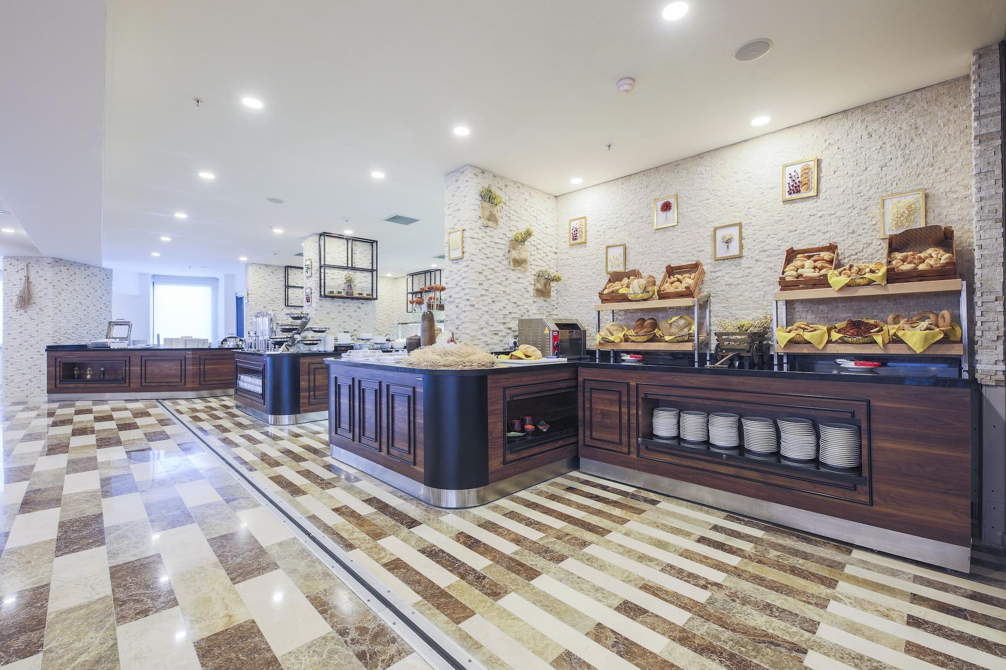 Noax Hotel เมร์ซีน ภายนอก รูปภาพ