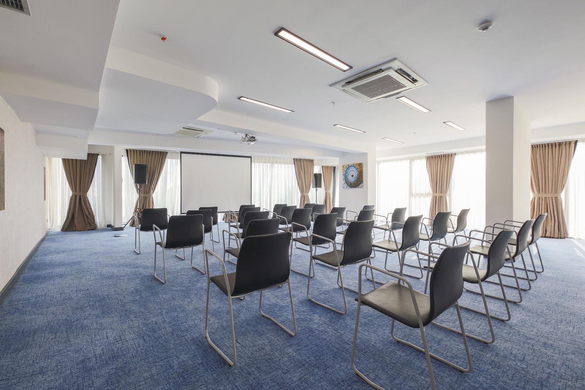 Noax Hotel เมร์ซีน ภายนอก รูปภาพ
