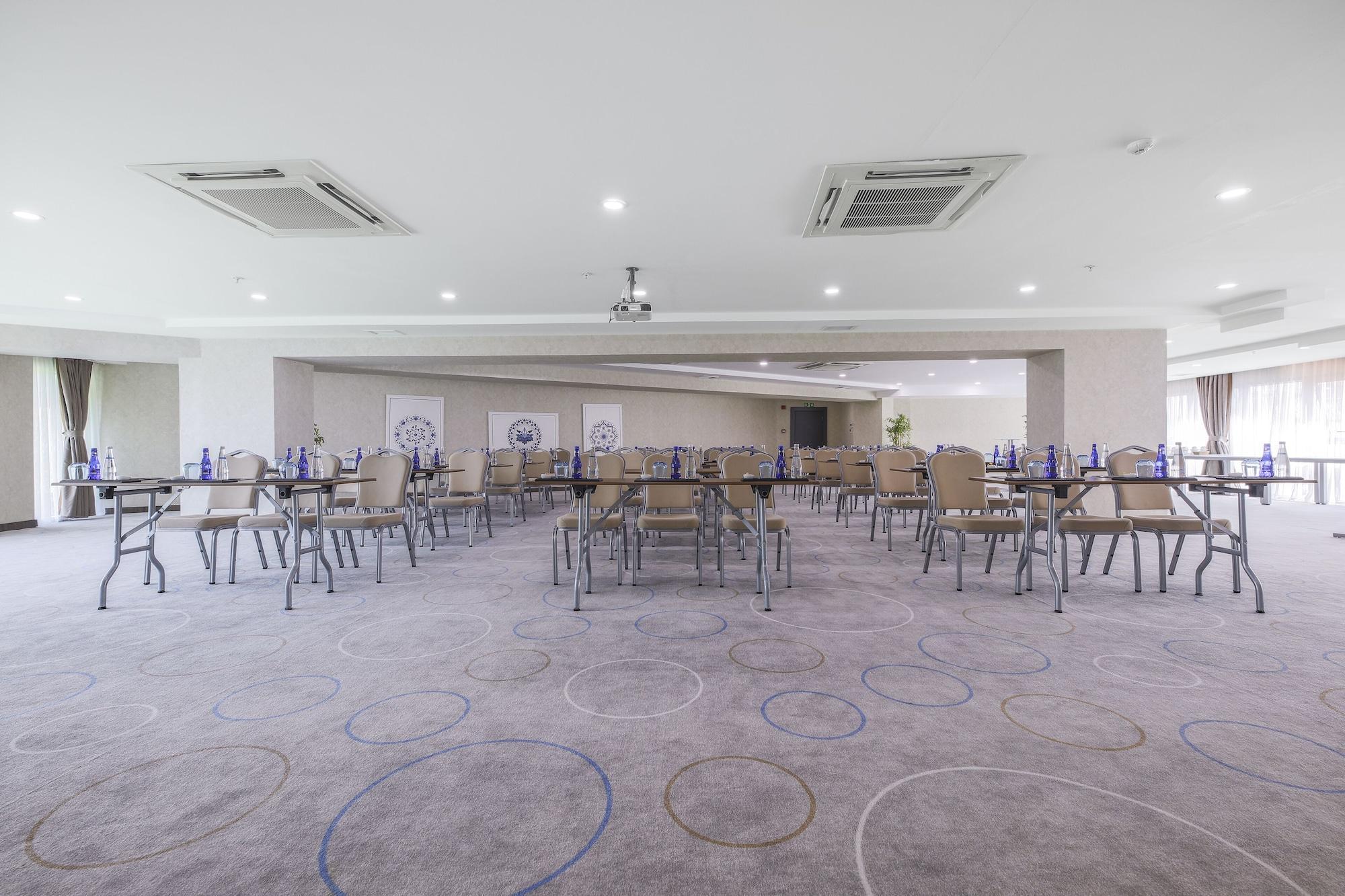 Noax Hotel เมร์ซีน ภายนอก รูปภาพ