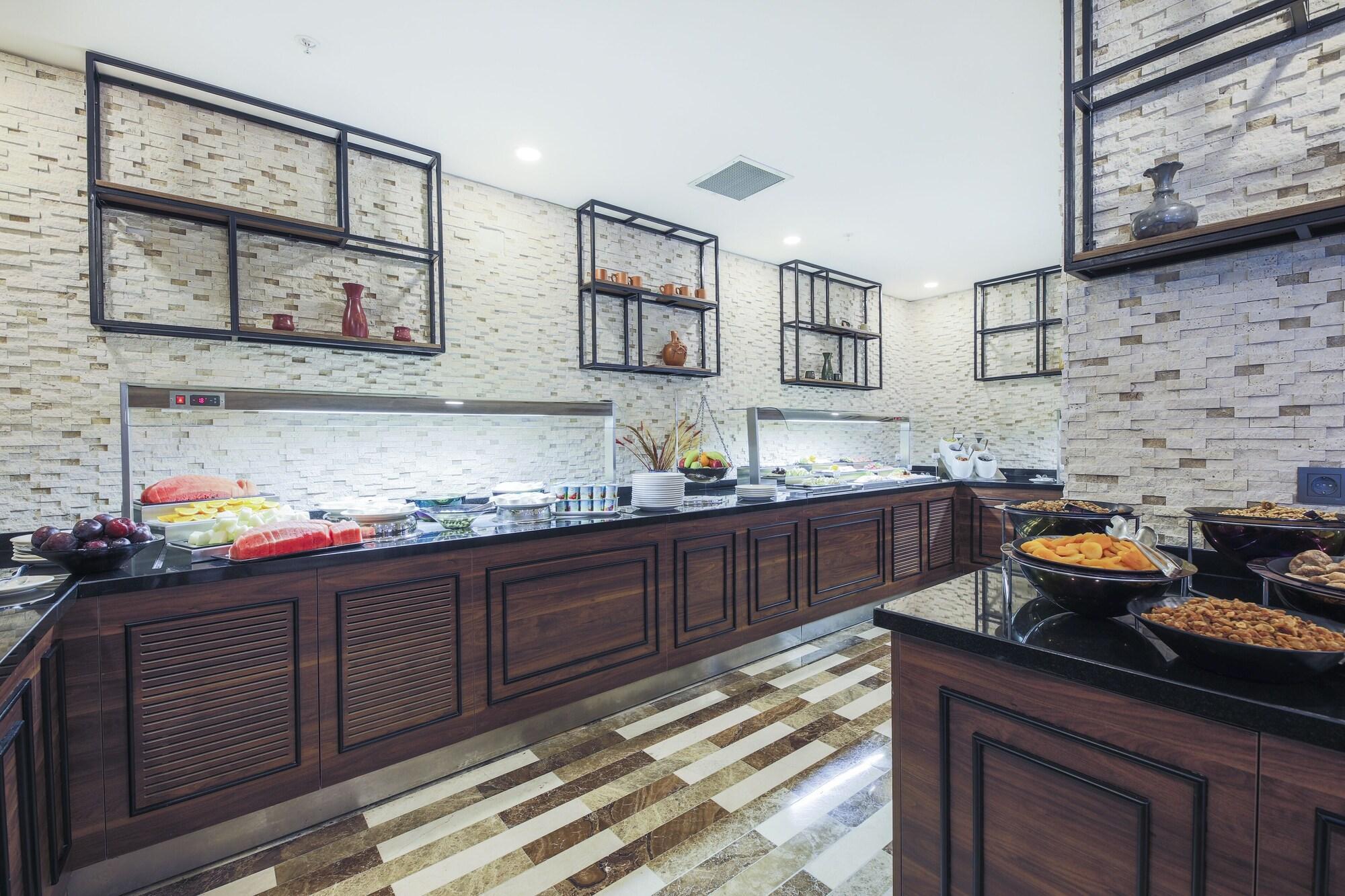 Noax Hotel เมร์ซีน ภายนอก รูปภาพ
