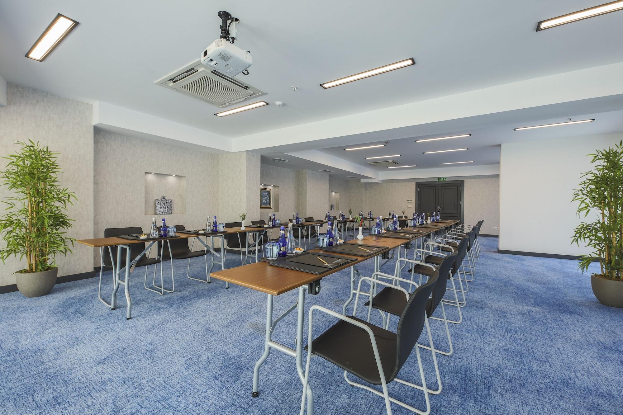 Noax Hotel เมร์ซีน ภายนอก รูปภาพ