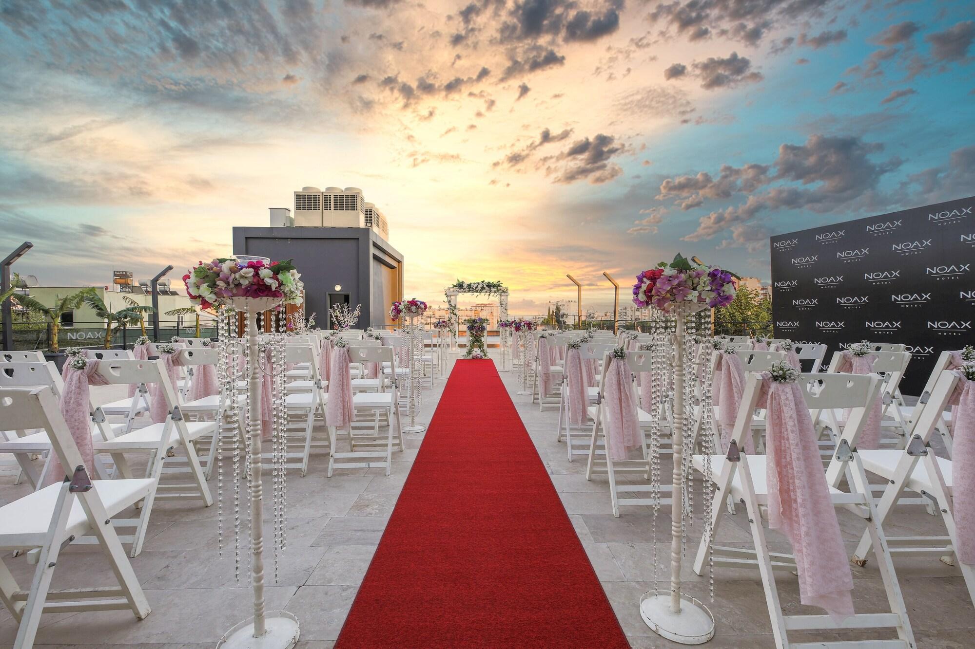 Noax Hotel เมร์ซีน ภายนอก รูปภาพ