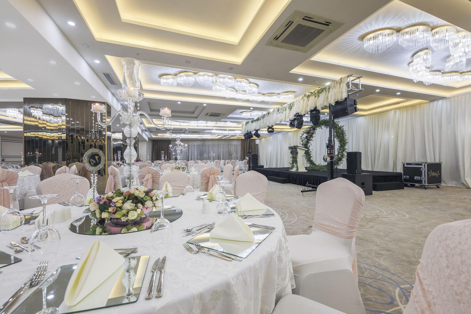 Noax Hotel เมร์ซีน ภายนอก รูปภาพ