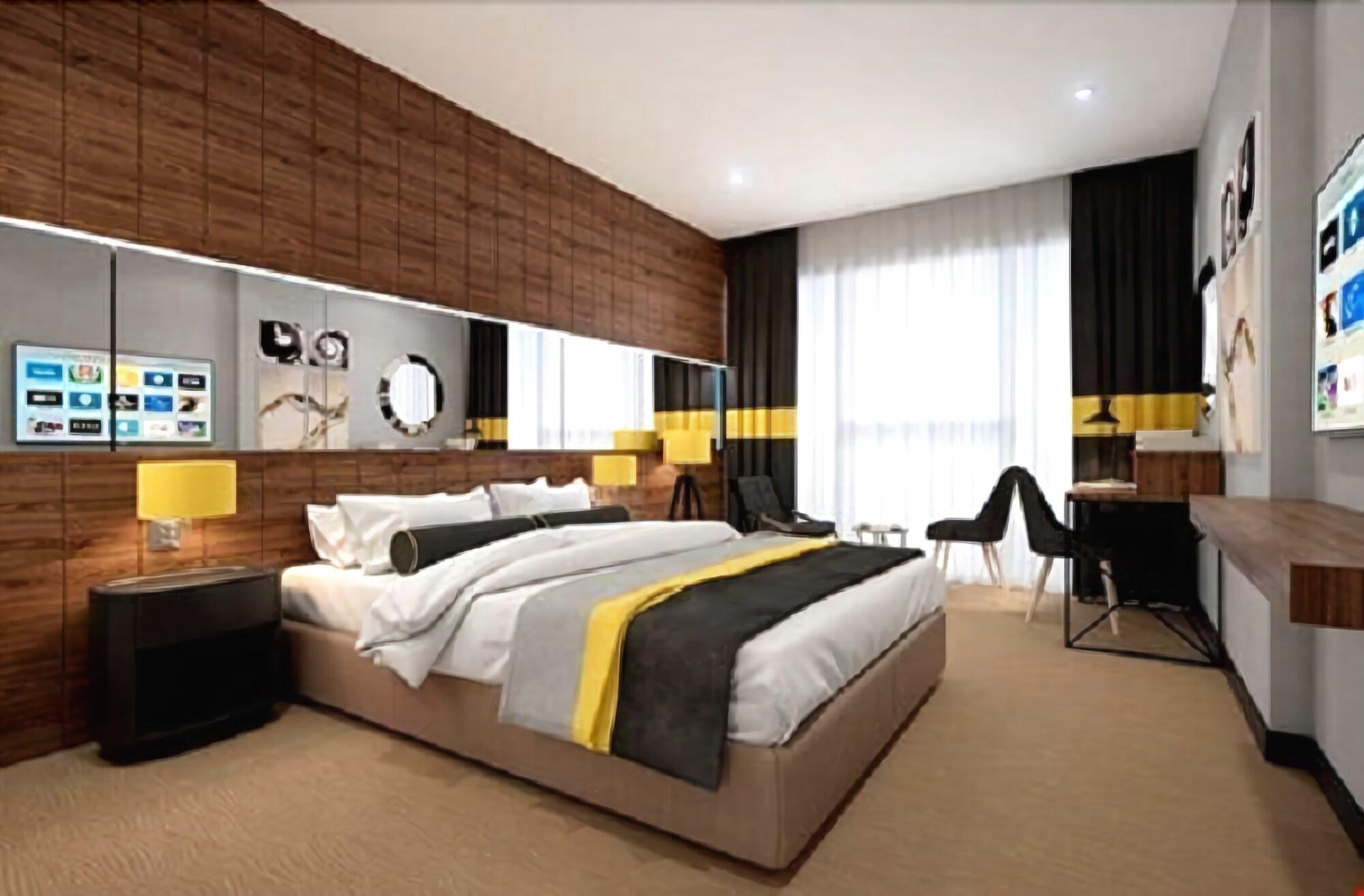 Noax Hotel เมร์ซีน ภายนอก รูปภาพ