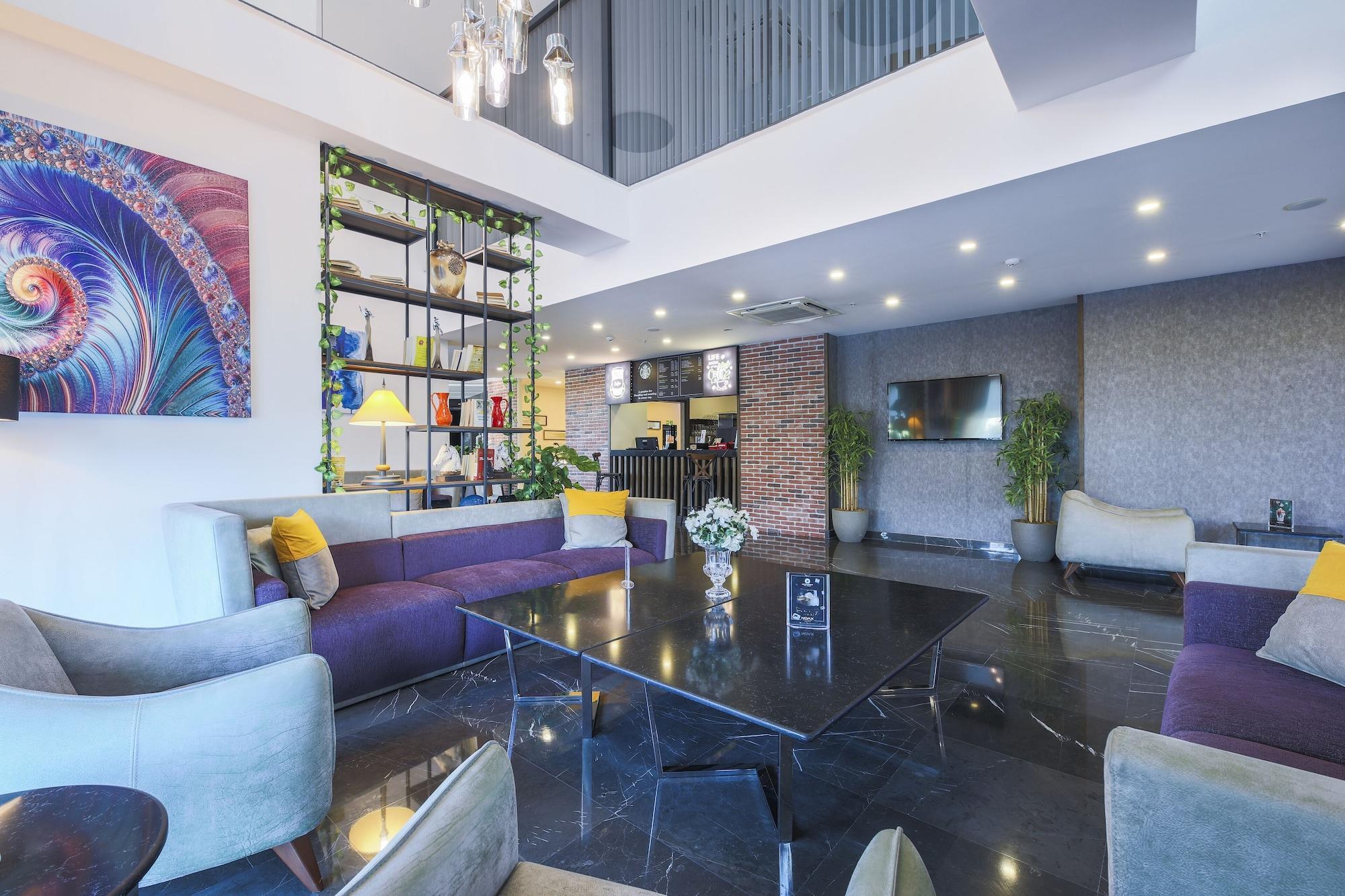 Noax Hotel เมร์ซีน ภายนอก รูปภาพ